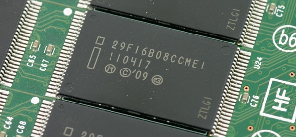 Intel SSD 320 nand