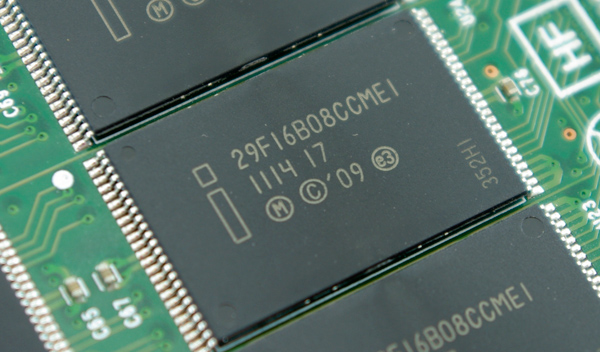 Intel SSD 320 nand