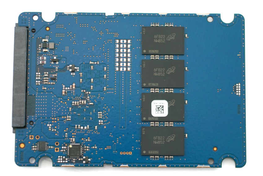 Test : Crucial MX300 2 To, plus besoin de choisir entre un SSD et un disque  dur