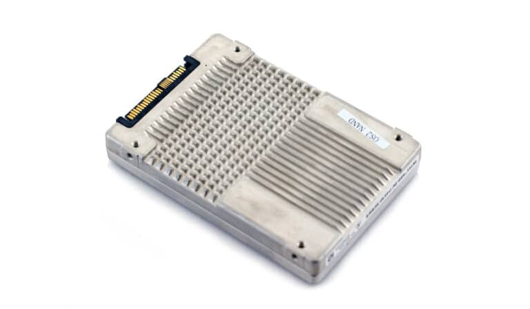thumbnail image 2 of Intel 1TB SSD P4510 Series - DC NVMe U.2 2.5" - SSDPE2KX010T8 - New In Box 2 of 2