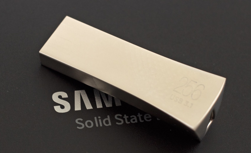 CLE USB SAMSUNG 256G USB 3.1 BAR PLUS - TITAN GRAY VITESSE LECTURE