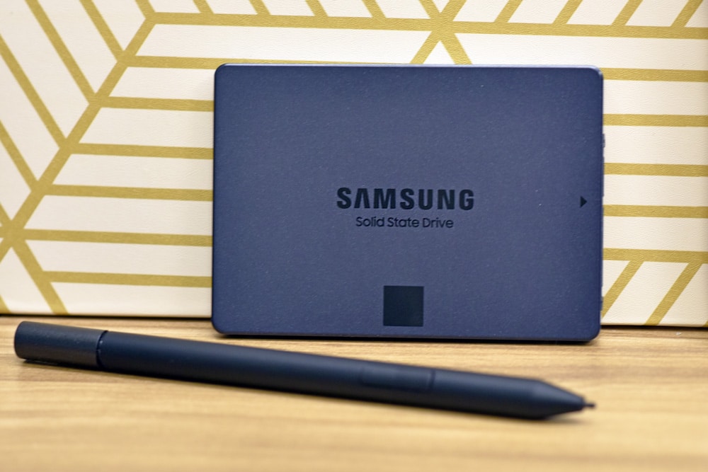 Samsung 870 QVO SSD front