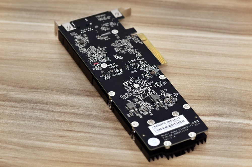Synology e10m20 hotsell