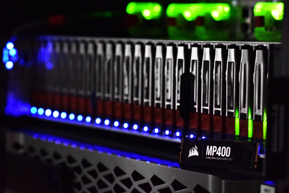 Corsair MP400 SSD Lifestyle Glowing