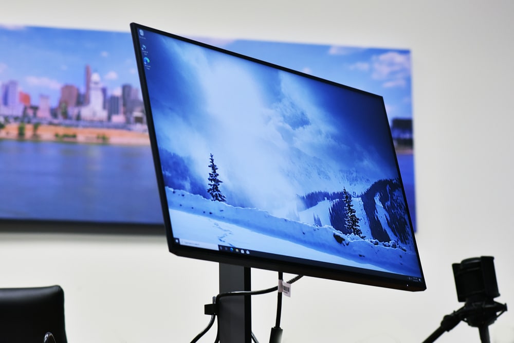 Un moniteur 4K ultra HD d'une résolution de 3840 x 2160