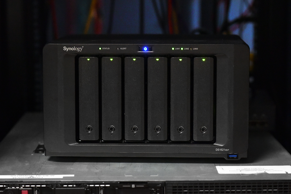 Synology ds1621 front