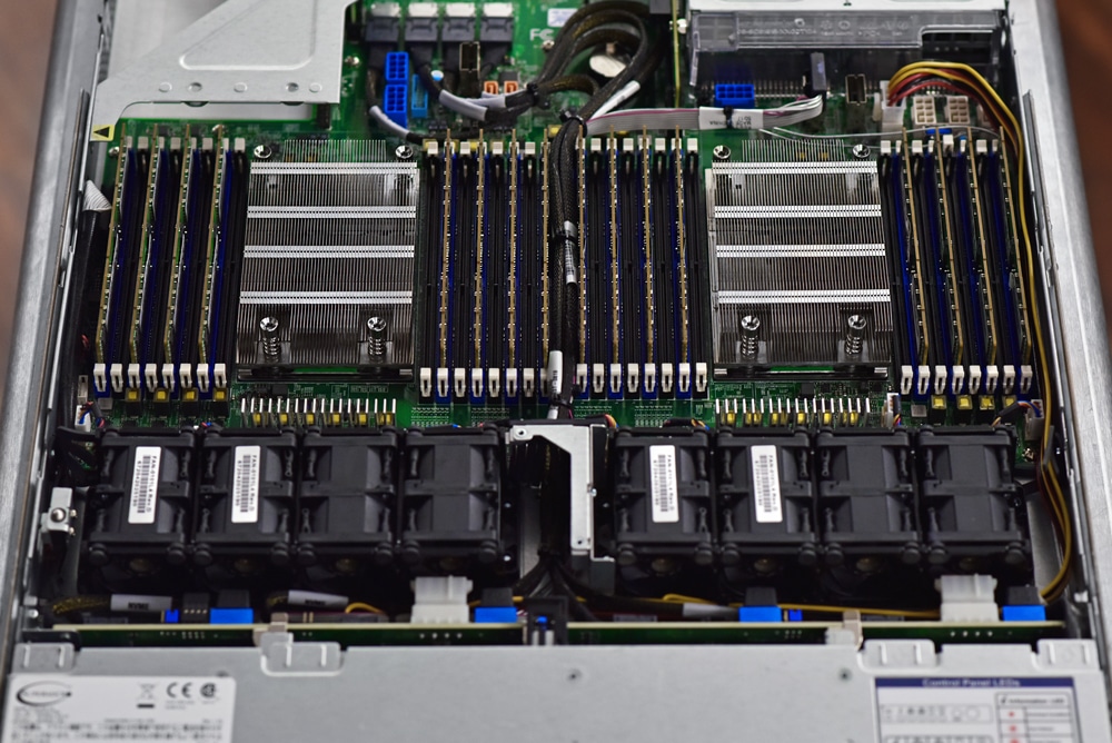 supermicro 1023US-TR4 inside closeup