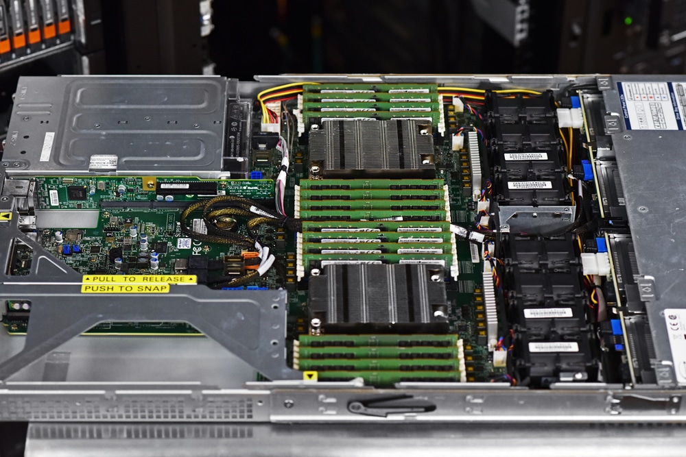 supermicro 1023US-TR4 inside