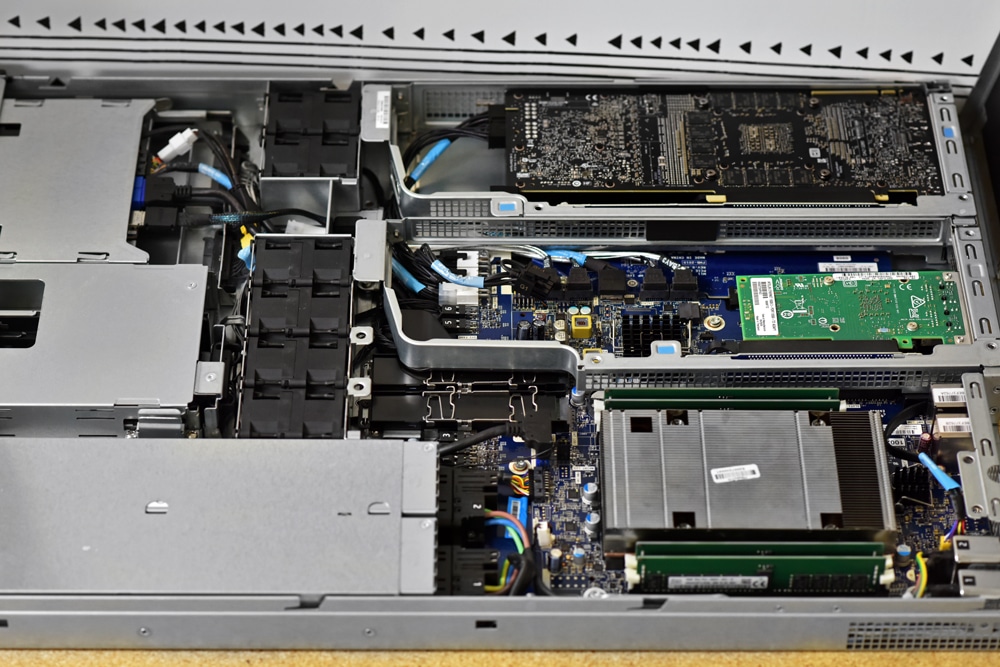 HP ZR4 inside