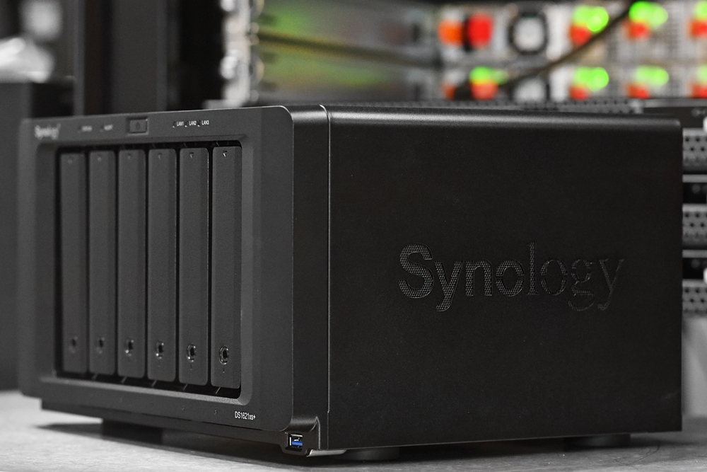 Synology 1621 xs+ side