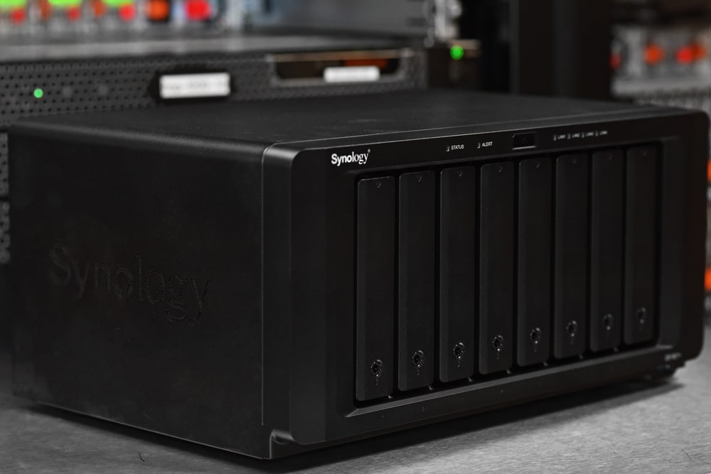 Synology 1821+ side