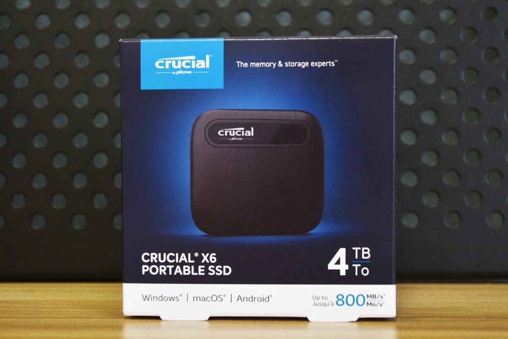 Crucial x6 4tb box