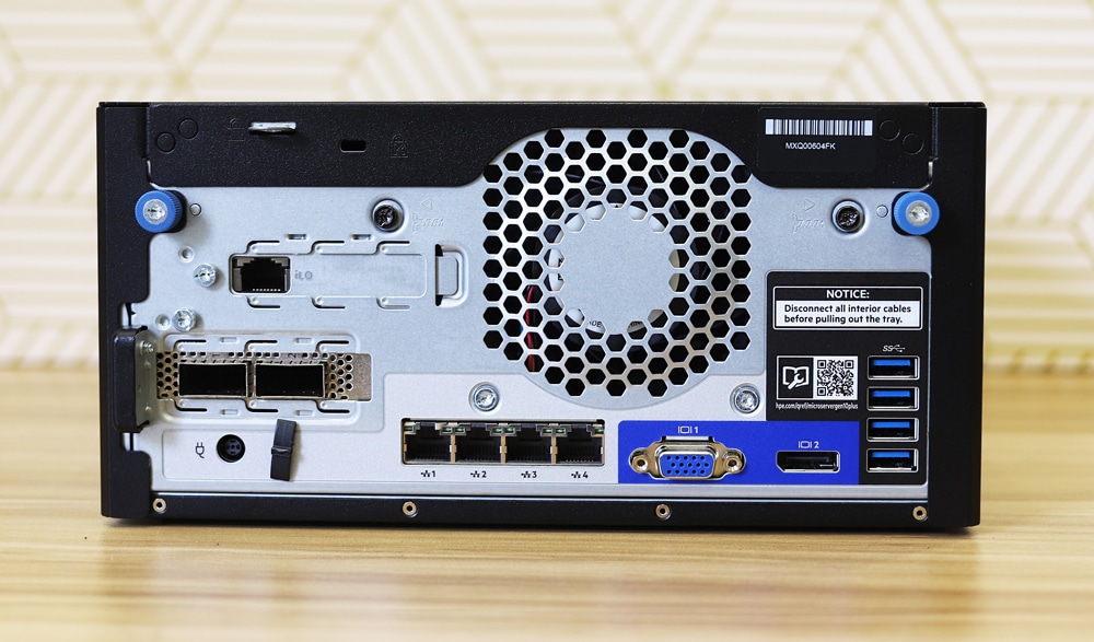 HPE ProLiant Gen10 MicroServer 背面