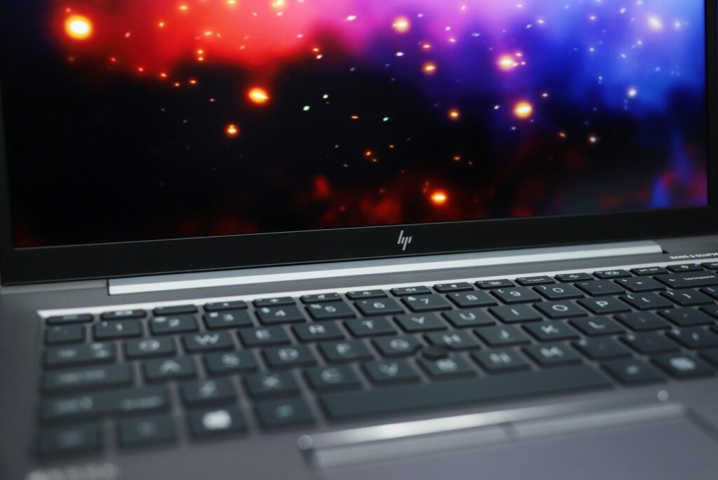 HP ZBook Firefly G8 键盘特写