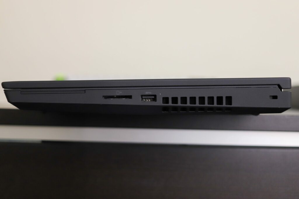 Lenovo ThinkPad P15 Gen 2 right side