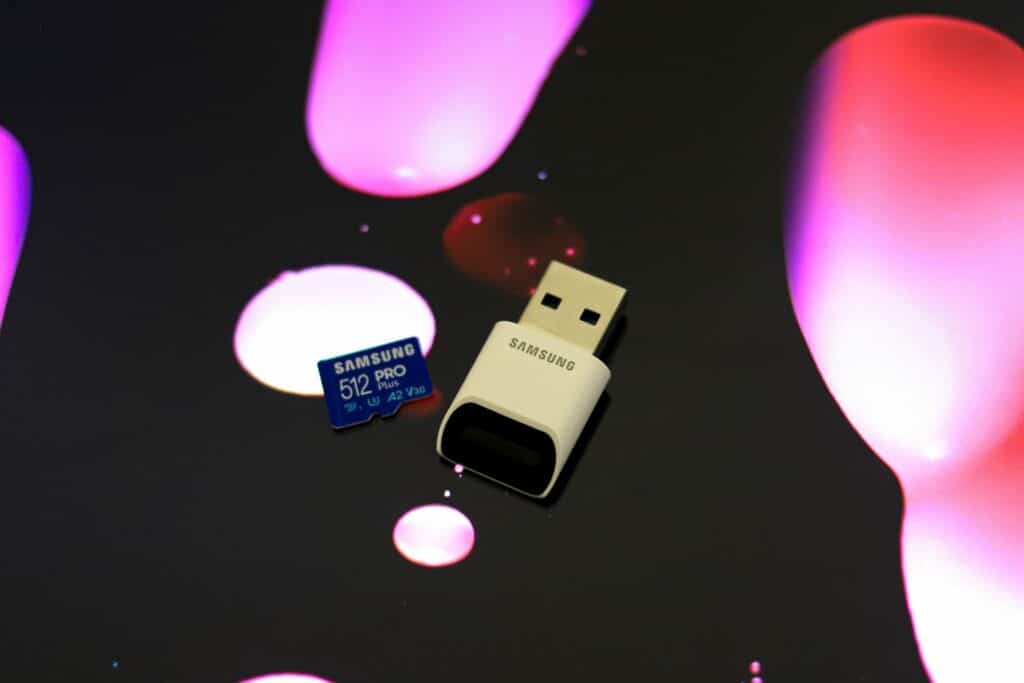 Samsung carte microSDXC 512 Go PRO Plus avec clé USB - Carte