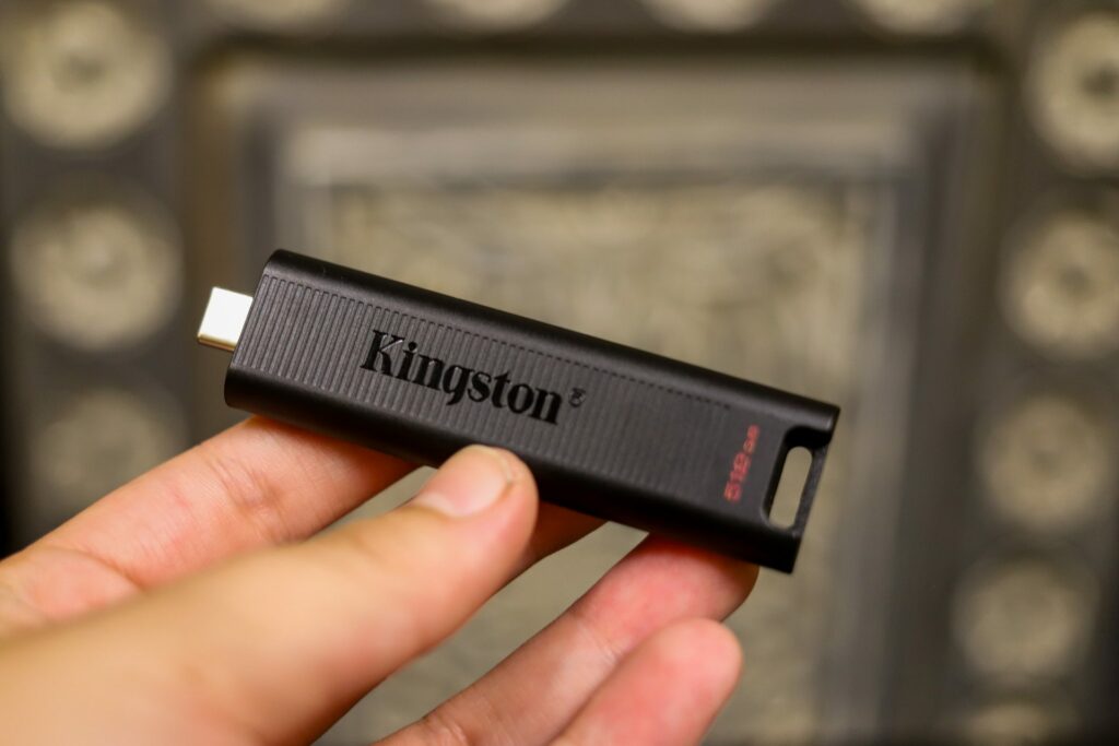 Kingston DataTraveler Max Outside