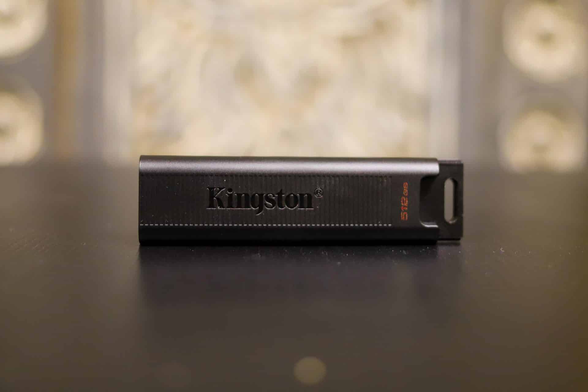 Kingston DataTraveler Max - 1To - USB 3.2 Gen 2 Clés USB Type-A - Jusqu'à 1  000 Mo/s en lecture, 900 Mo/s en écriture : : Informatique