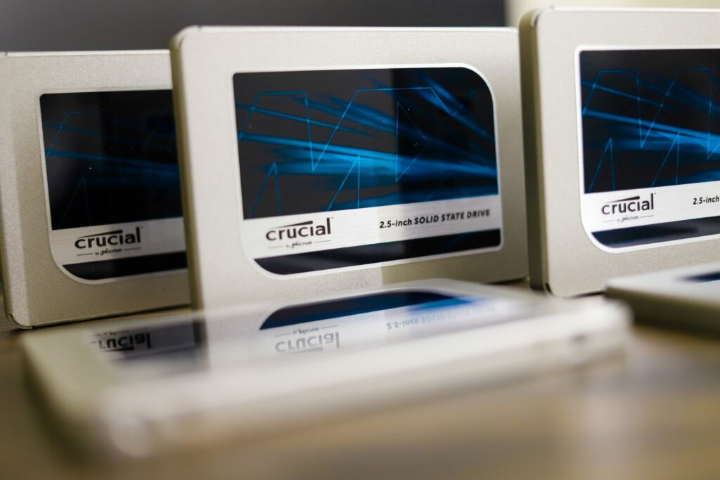 Buy the Crucial MX500 CT4000MX500SSD1 Solid State Drive - Drive Solutions