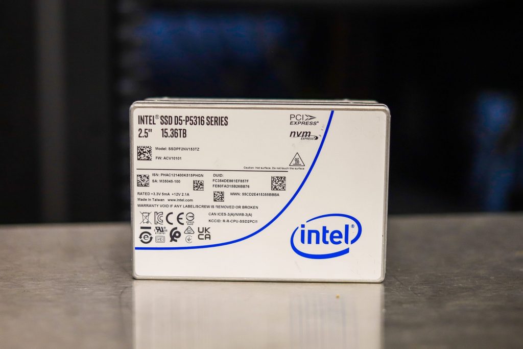 15.36TB Intel P5316