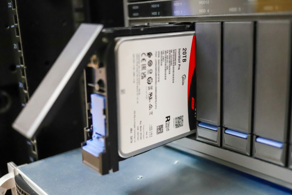 NAS 中的 Seagate IronWolf Pro 20TB