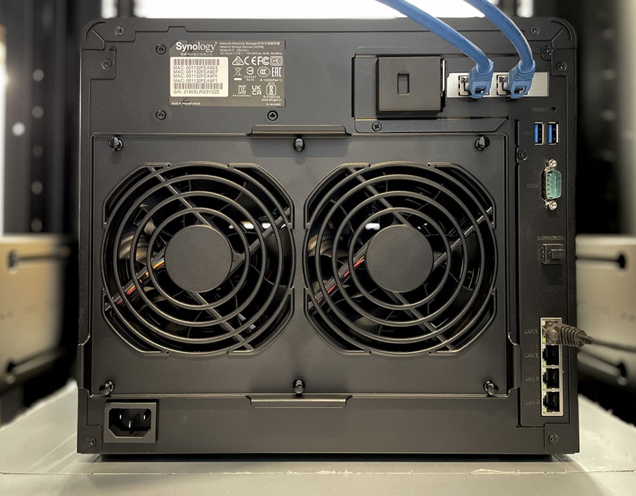 Panneau arrière du Synology DiskStation DS2422+