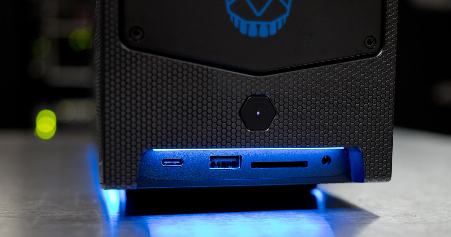 Intel NUC 12 Extreme untere LED