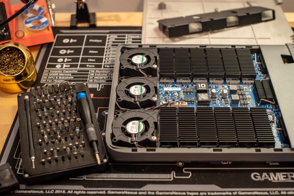 iodyne Pro Data interior