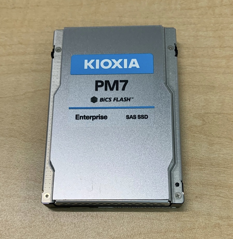 KIOXIA PM7 SSD
