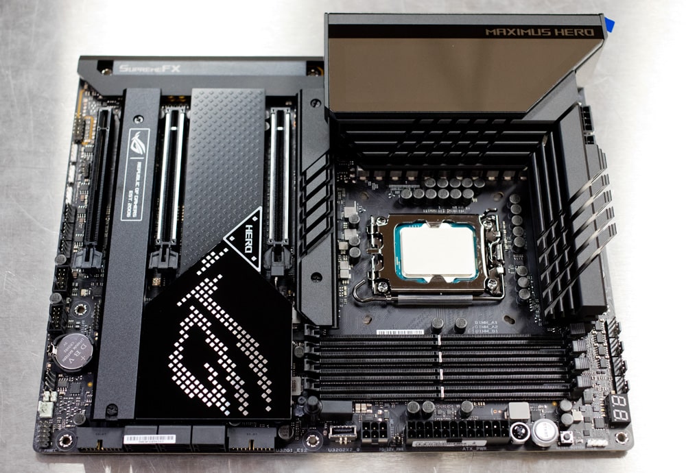 Asus ROG Maximus Z690 Hero Board Layout