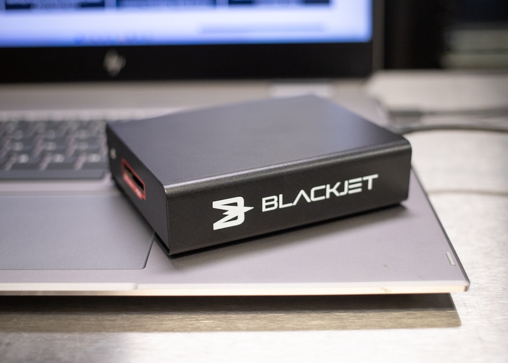 StorageReview-Blackjet-Tx-1CXQ side