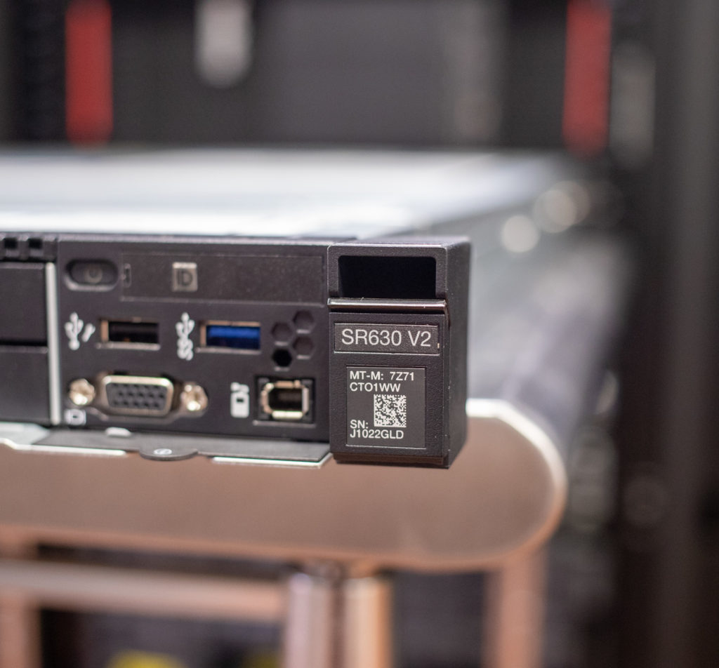 Lenovo ThinkSystem SR630 V2 Front Ports