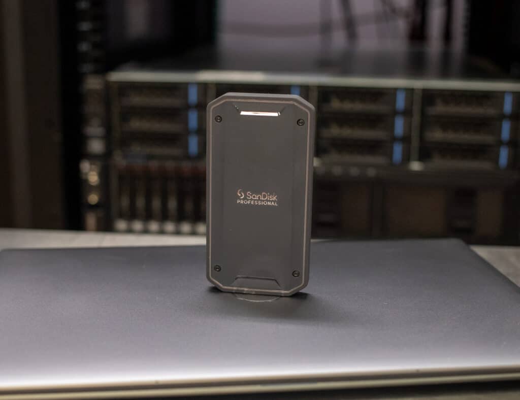 SanDisk 4 To Extreme Disque SSD portable, USB-C USB 3.2 Gén. 2, Disque SSD  NVMe externe, jusqu'à 1050 Mo/s Résistance à la poussière et à l'eau