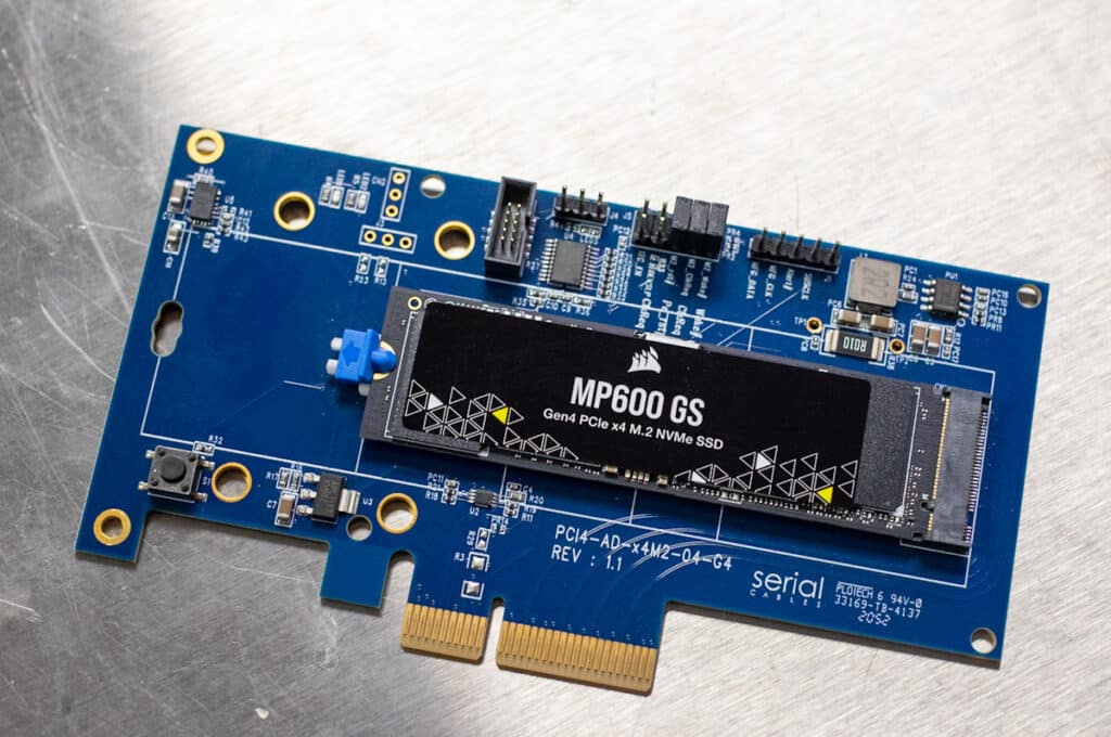 Corsair MP600 GS installé sur une carte PCIe Gen4