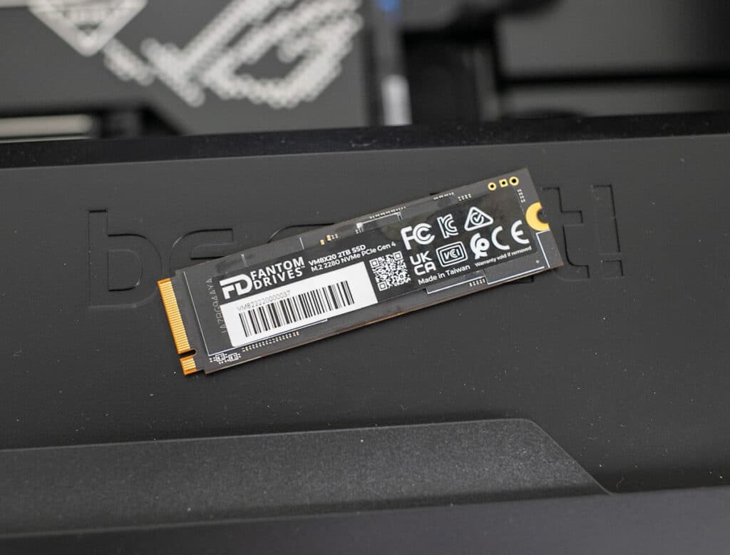 Fantom VENOM8 ssd baksida