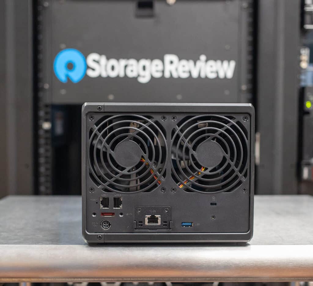 Synology DS923+ バック パネル