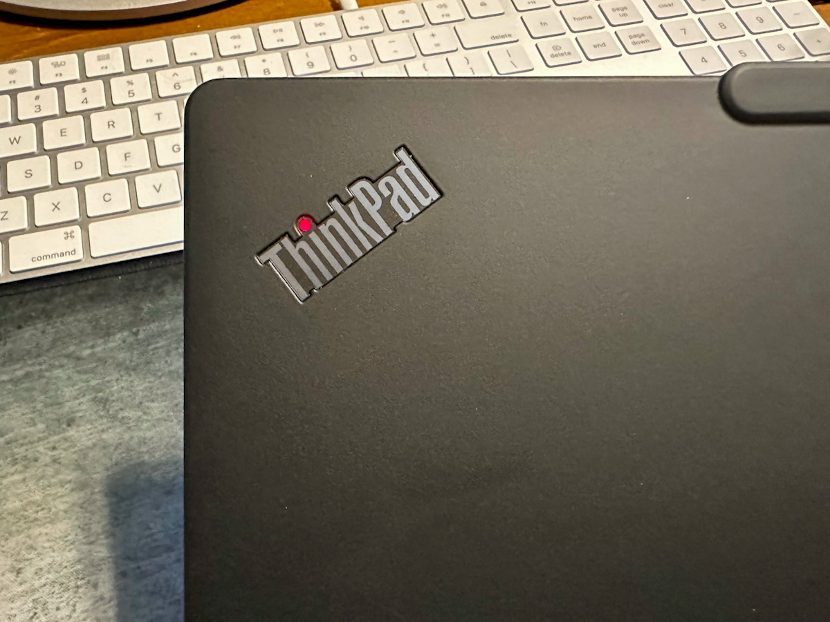 Lenovo ThinkPad X13s logo