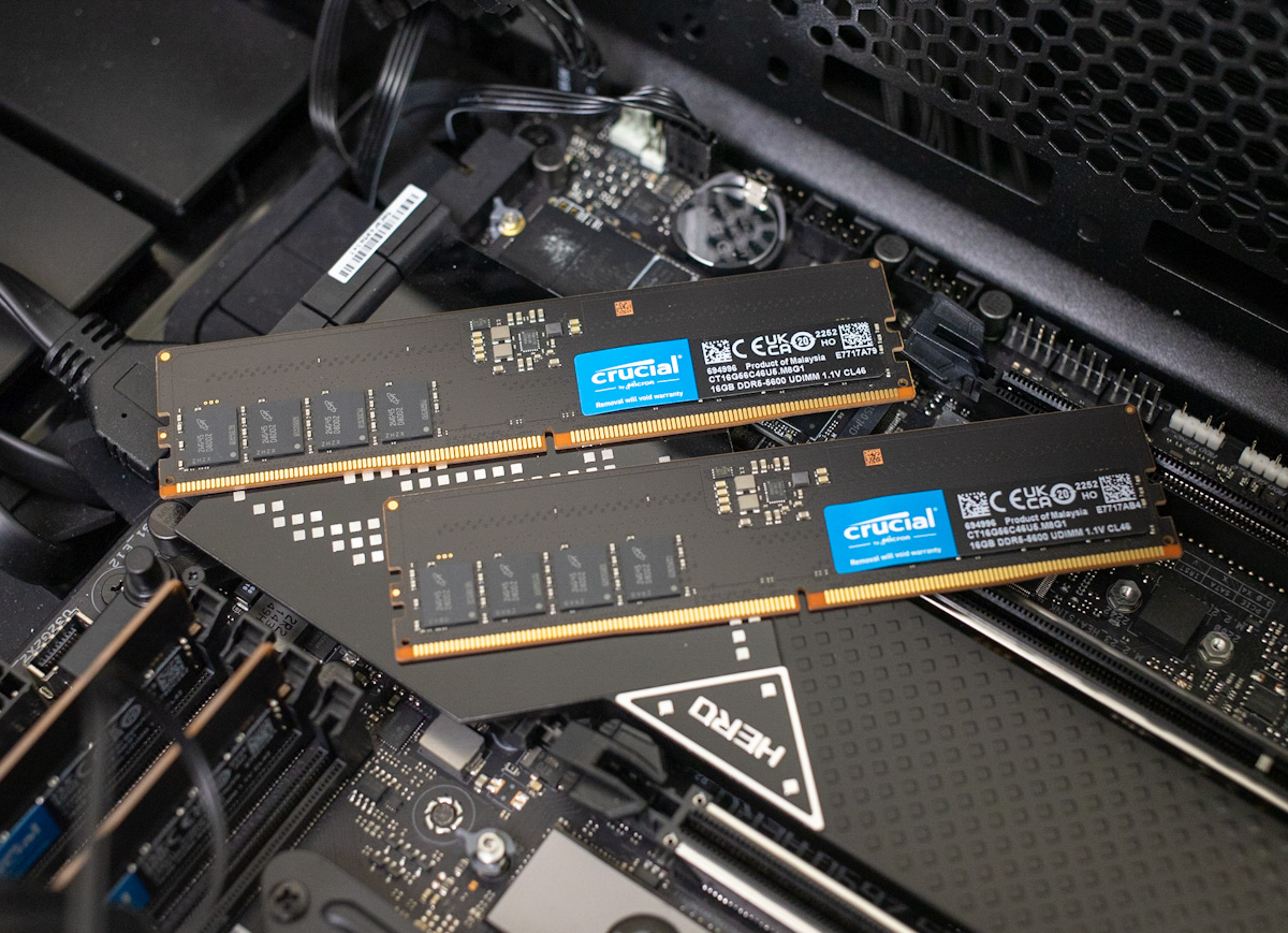 Crucial DDR5 DIMMs