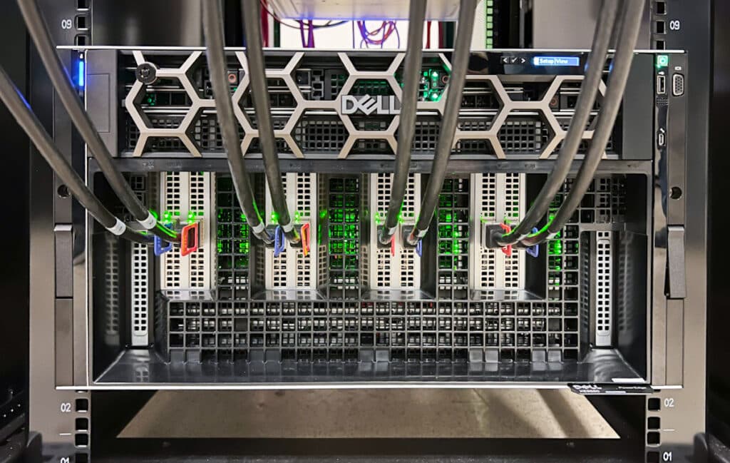 Dell PowerEdge XE9680 with 8X H100 GPUs