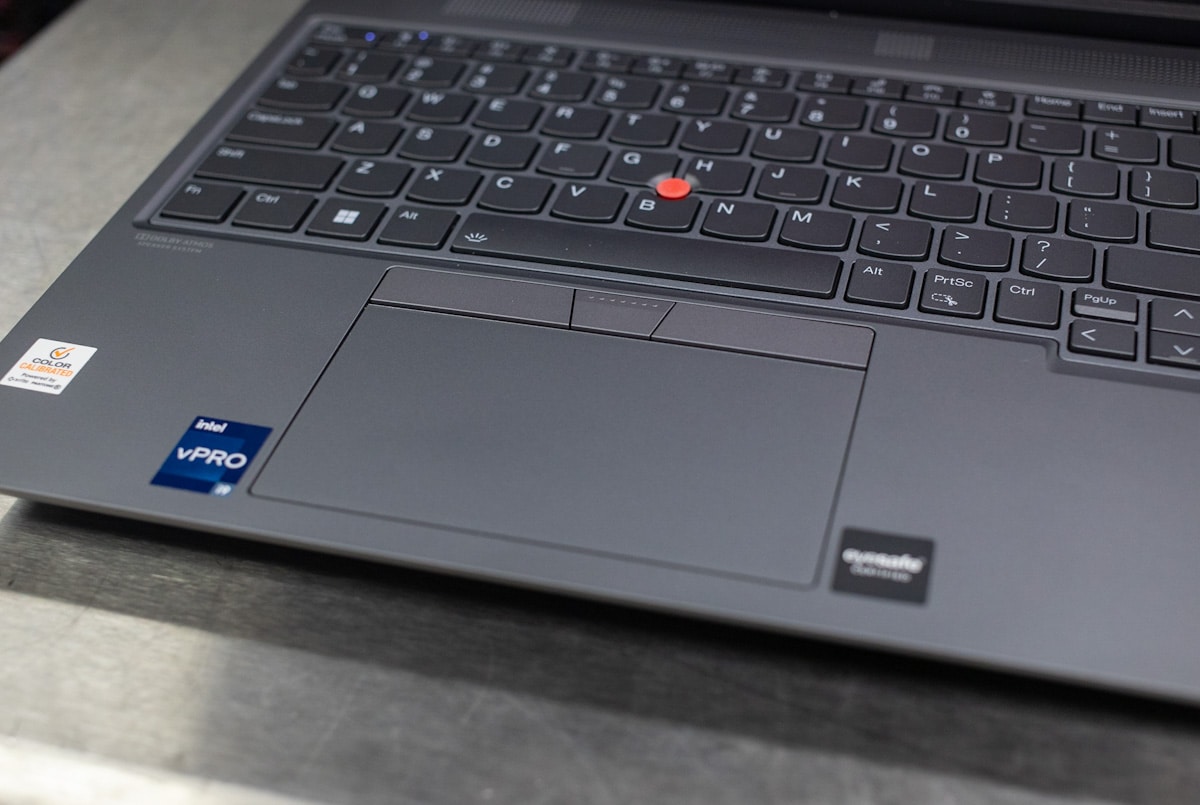 Lenovo ThinkPad P16 Gen 1 Tastatur und Touchpad