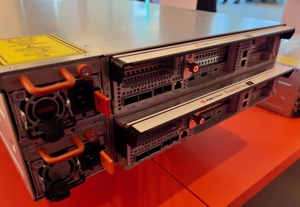 pure storage flasharray//e rear