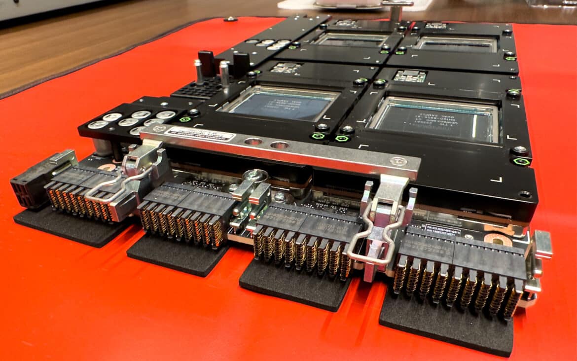 Dell PowerEdge XE9640 LiquidCooled GPU Server Deep Dive