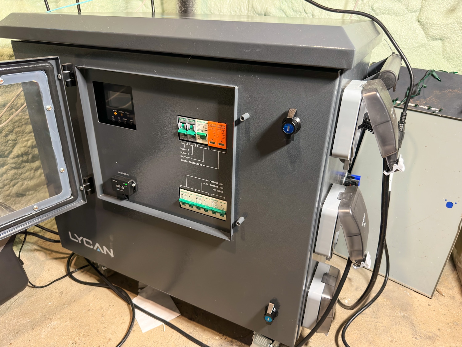 Harnessing Continuity Installing the Renogy LYCAN 5000 Power Box for