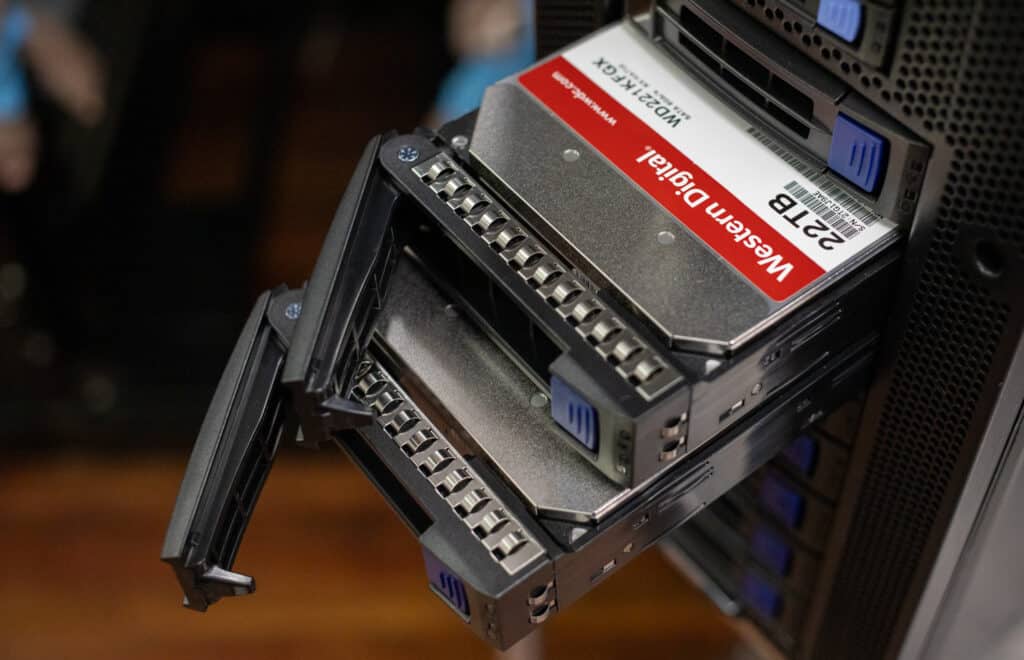 AMD Genoa-X Workstation HDDs