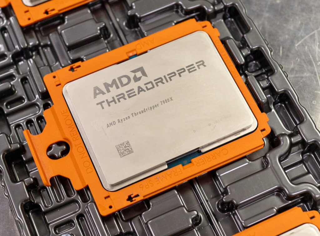 AMD Ryzen Threadripper 7980X Review nackte CPU