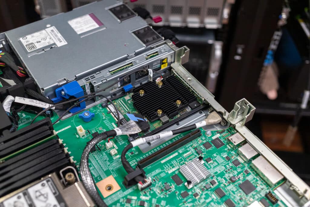 HPE ProLiant DL320 Gen11 Server Review