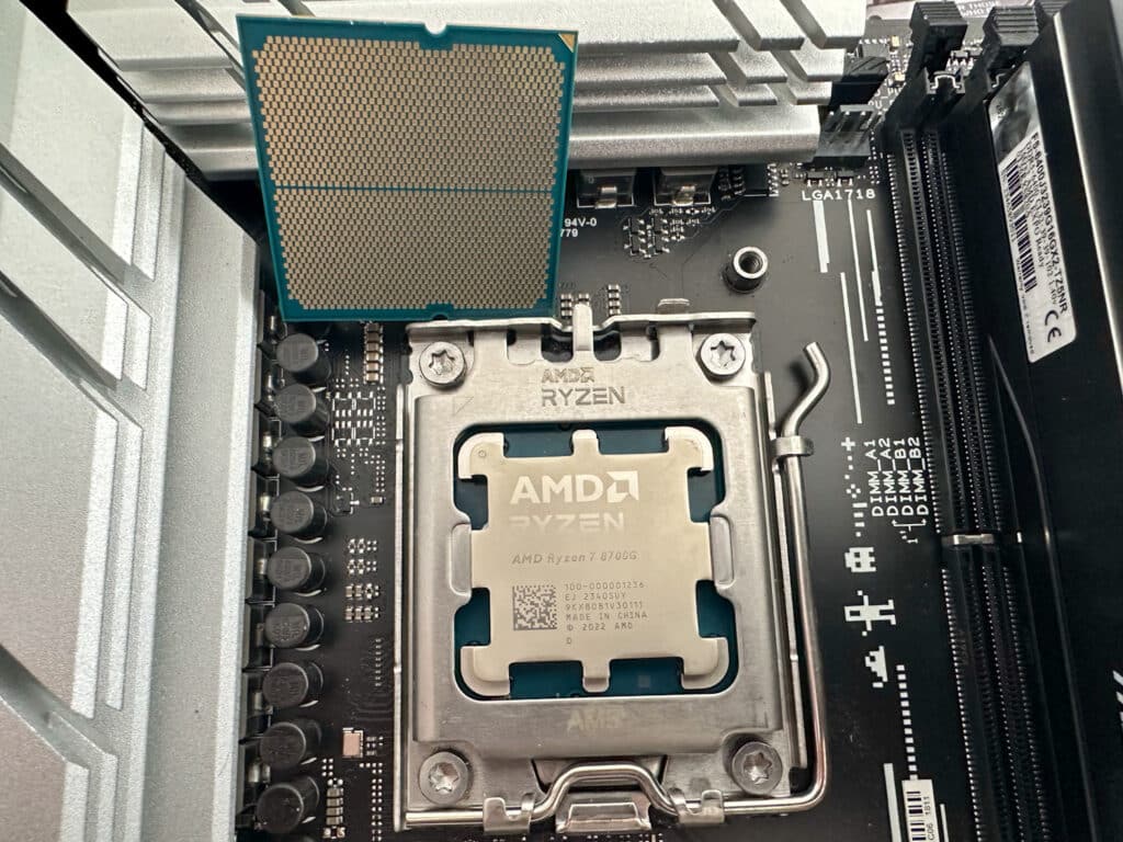 AMD Ryzen 7 8700G