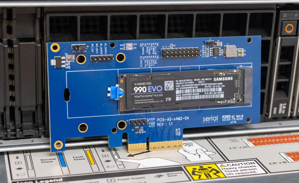 Samsung 990 EVO en trineo PCIe