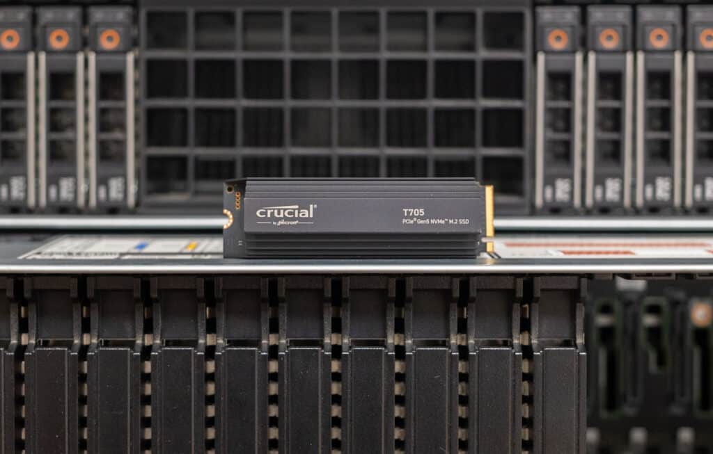 Crucial T705 PCIe Gen5 SSD ovanifrån