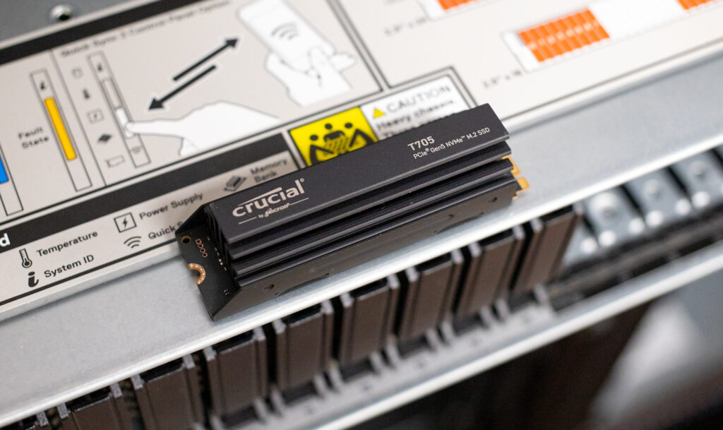 Crucial T705 PCIe Gen5 SSD heatsink
